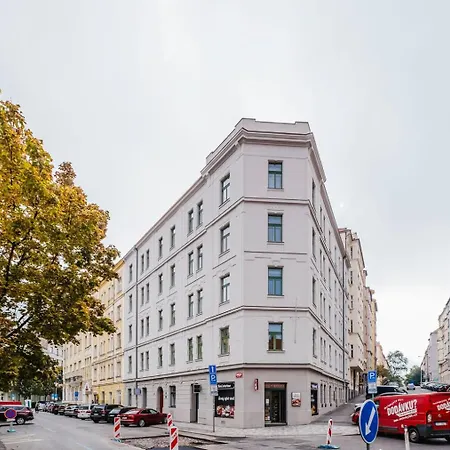 Blueground Zizkov Renovated Nr Universities Prg-35 *